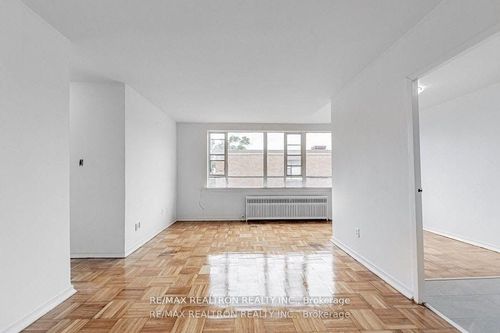 310-2515 Eglinton Avenue W, York, ON, M1K2R1 | Card Image