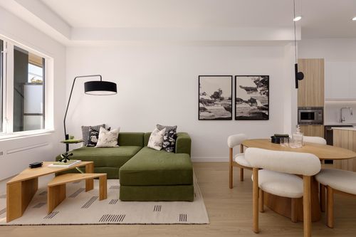 204-2450 Garden Dr, Vancouver, BC, V5N0K1 | Card Image