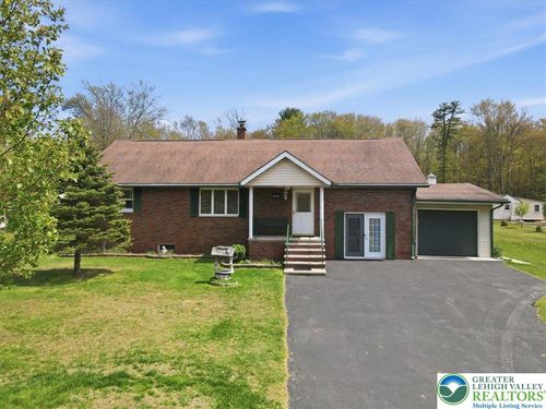1045 Forest St, LEHIGHTON, PA, 18235-8868 | Card Image