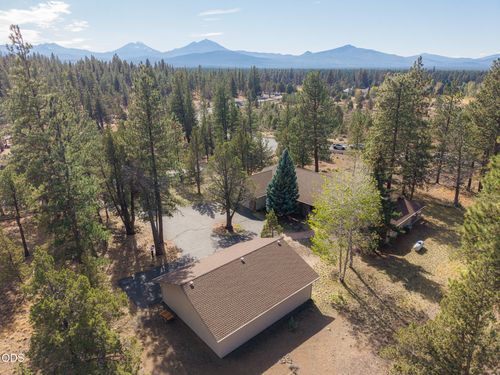 16010 Old Juniper Road, Sisters, OR, 97759 | Card Image