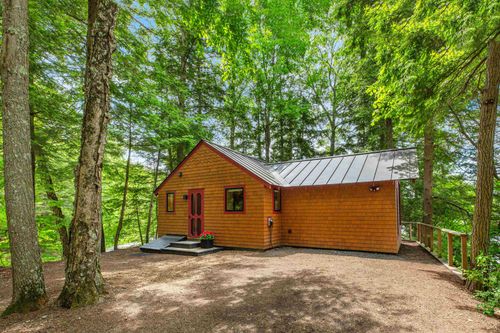 26 River Rd, Hanover, NH, 03755-6612 | Card Image