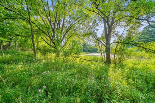2 Pleasant Valley Rd, Cedarburg, WI, 53012 | Card Image
