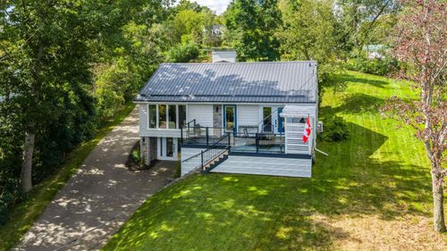 280 Terrace St, House with 2 bedrooms, 2 bathrooms and 2 parking in New Glasgow NS | Card Image