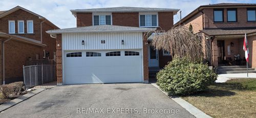 8 Waterfall Rd, Woodbridge, ON, L4L5B4 | Card Image
