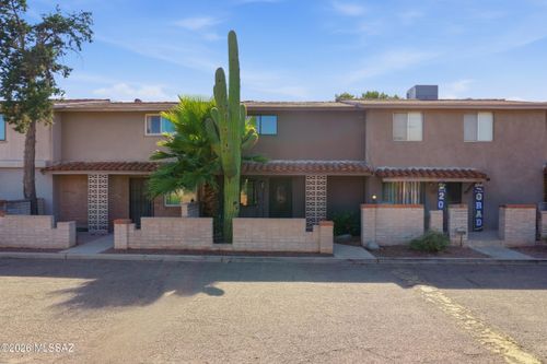 1246 S Camino Seco, Tucson, AZ, 85710-6525 | Card Image