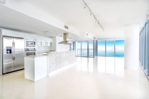 apt-812-601 Ne 36th St, Miami, FL, 33137-3911 | Card Image