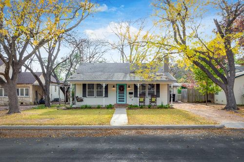 203 W Travis St, Fredericksburg, TX, 78624-3852 | Card Image