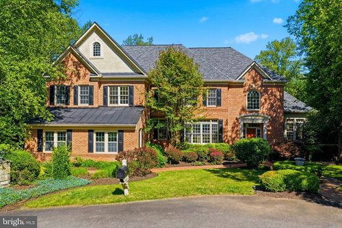 891 Chinquapin Rd, MCLEAN, VA, 22102-1039 | Card Image