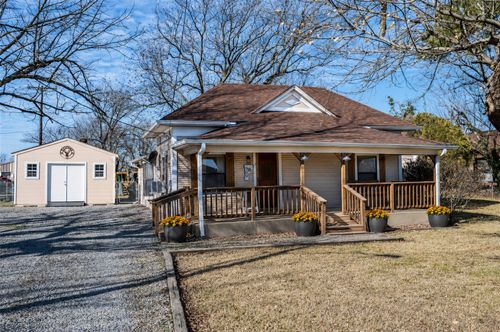 909 N Main St, Ector, TX, 75439-2029 | Card Image