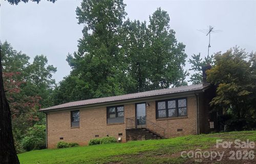 2734 Orchard St, Newton, NC, 28658-8756 | Card Image