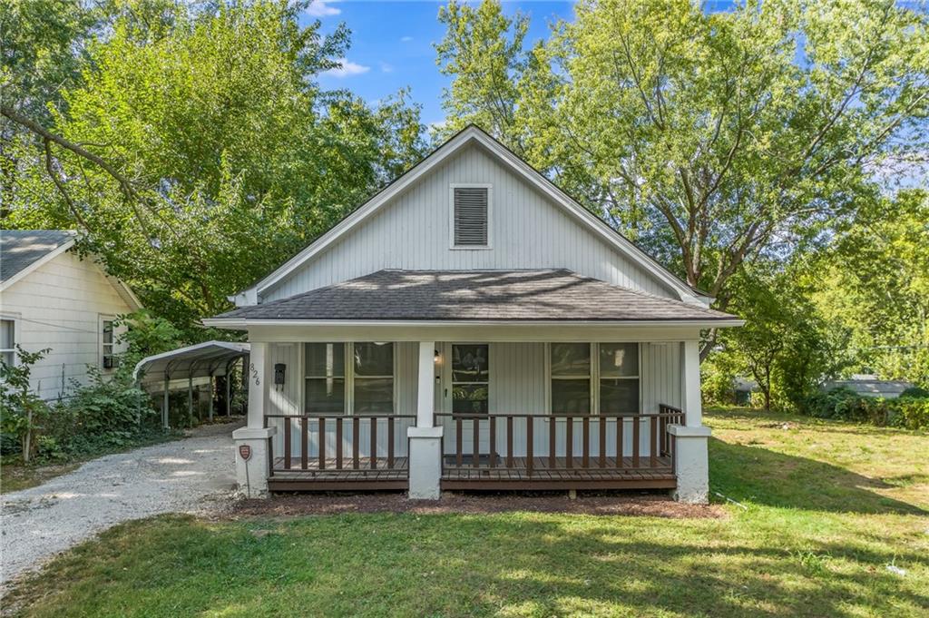 Cedar Ave, Independence, MO 64053