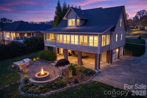 1002 4th St Ne, Conover, NC, 28613-1770 | Card Image