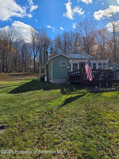 1063 Tobyhanna Rd, Gouldsboro, PA, 18424-7930 | Card Image