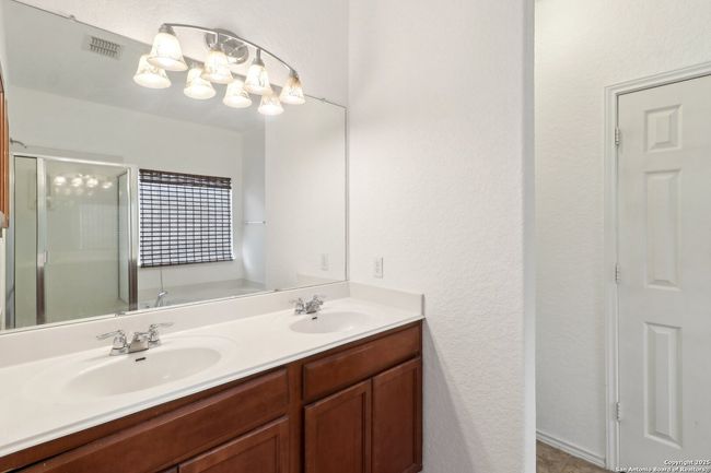 229 Bareback Bnd, House other with 4 bedrooms, 3 bathrooms and null parking in Cibolo TX | Image 17