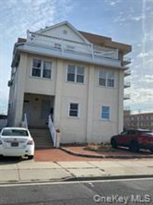 apt-6-110 Grand Blvd, Long Beach, NY, 11561-2802 | Card Image