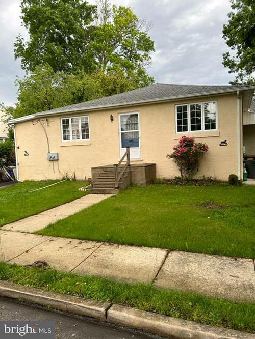 332 Fernwood Ave, FOLSOM, PA, 19033-2108 | Card Image