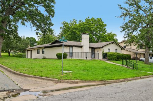 800 S Hyde Park Avenue, Denison, TX, 75020 | Card Image
