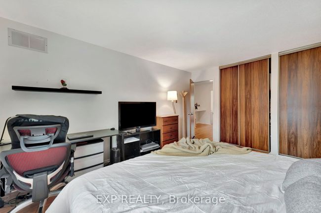 C - 10 Arnold Dr, Condo with 4 bedrooms, 2 bathrooms and 2 parking in Nepean ON | Image 21