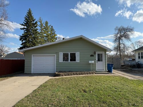 815 10th Ave N, Moorhead, MN, 56560-1524 | Card Image