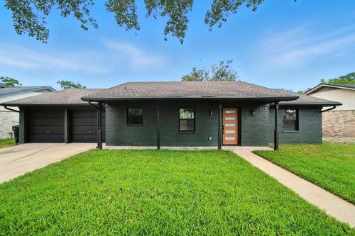6034 Birchmont Dr, Houston, TX, 77092-2322 | Card Image