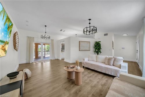 227 Se 43rd Ln, Cape Coral, FL, 33904-8422 | Card Image