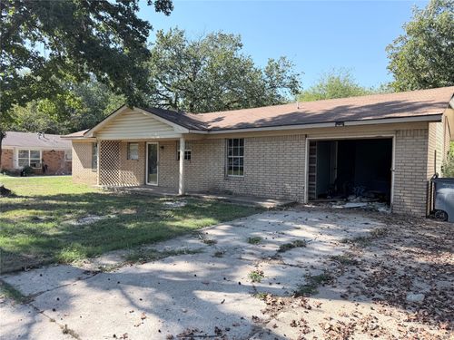 515 Park St, Wagoner, OK, 74467-3512 | Card Image