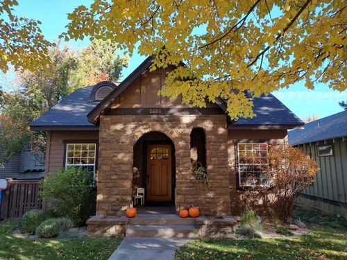 2626 Nw Ordway Ave, Bend, OR, 97703-5497 | Card Image