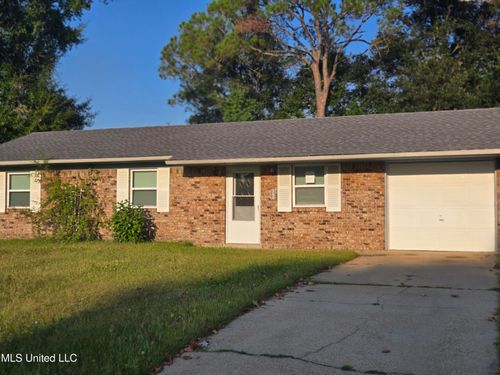 6505 Columbus Cir, Ocean Springs, MS, 39564-2308 | Card Image