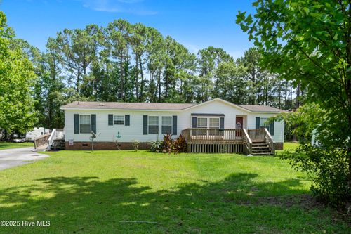 118 Woodland Dr, Swansboro, NC, 28584-9416 | Card Image