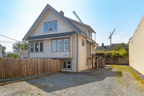 841 Viewfield Rd, Esquimalt, BC, V9A4V2 | Card Image