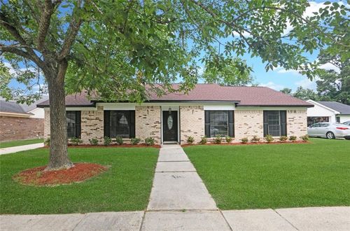 811 N Lake Verret Ct, Slidell, LA, 70461-3907 | Card Image