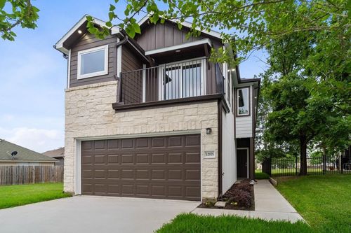 12975 Corona Ct, Willis, TX, 77318-5041 | Card Image