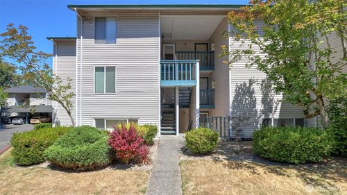 d2-17431 Ambaum Blvd S, Burien, WA, 98148-1739 | Card Image