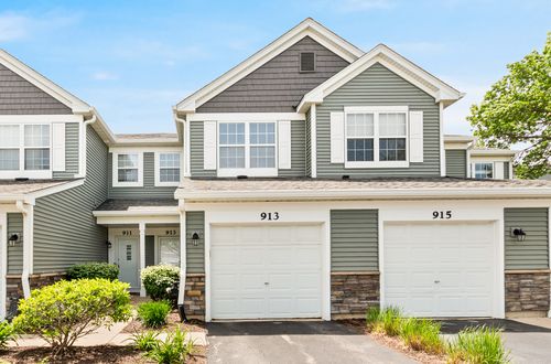 913 Genesee Dr, Naperville, IL, 60563-4114 | Card Image