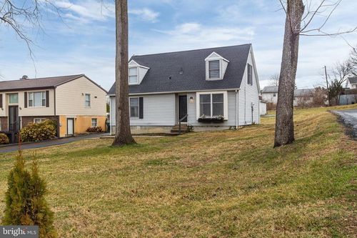 2811 Newport Gap Pike, WILMINGTON, DE, 19808-2374 | Card Image