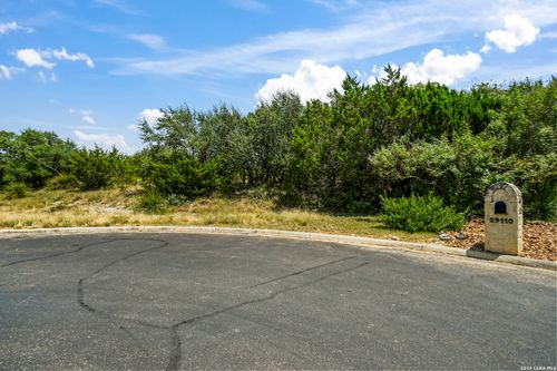 29114 Ledge Dr, Boerne, TX, 78015-4731 | Card Image