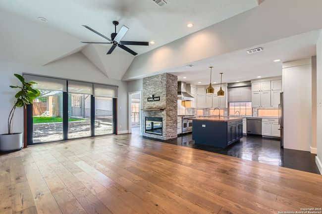 6110 Blanco River Pass, House other with 5 bedrooms, 4 bathrooms and null parking in Austin TX | Image 6