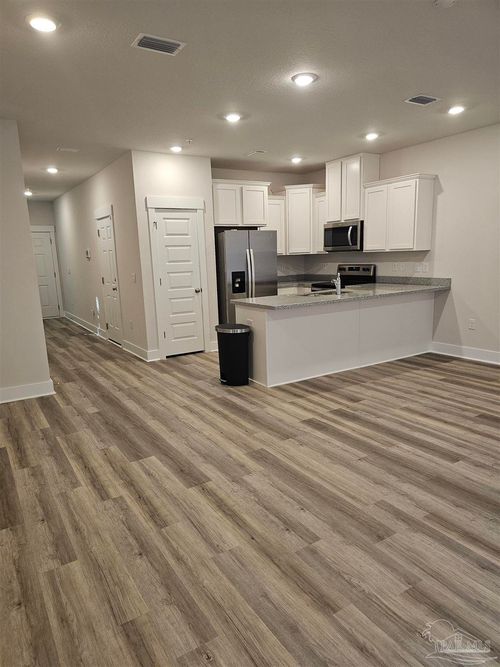 9460 Nature Creek Ln, Pensacola, FL, 32526-4597 | Card Image