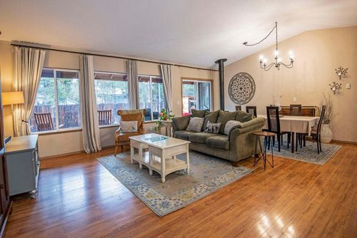 55918 Snow Goose Rd, Bend, OR, 97707-2352 | Card Image