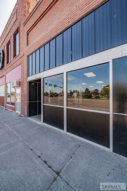 27 Nw Main St, Blackfoot, ID, 83221-2719 | Card Image
