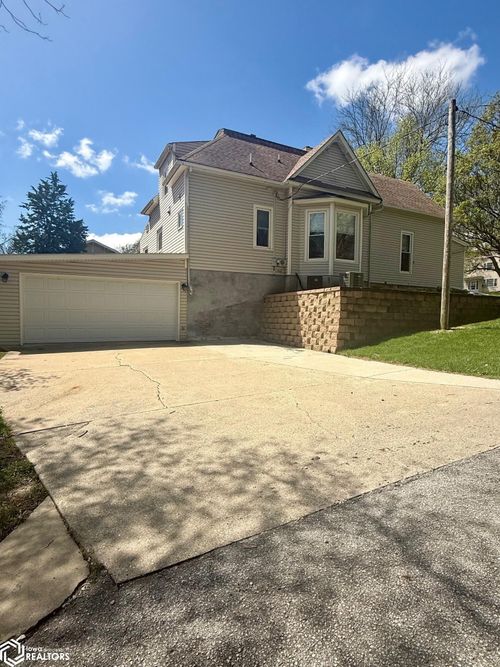 1402 Chestnut St, Atlantic, IA, 50022-2546 | Card Image