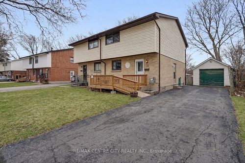 55 Mohegan Cres, London, ON, N5V2X7 | Card Image