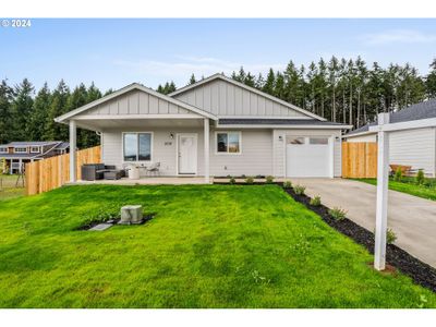 2001 Apple Rd, House other with 3 bedrooms, 2 bathrooms and 1 parking in Winlock WA | Image 1