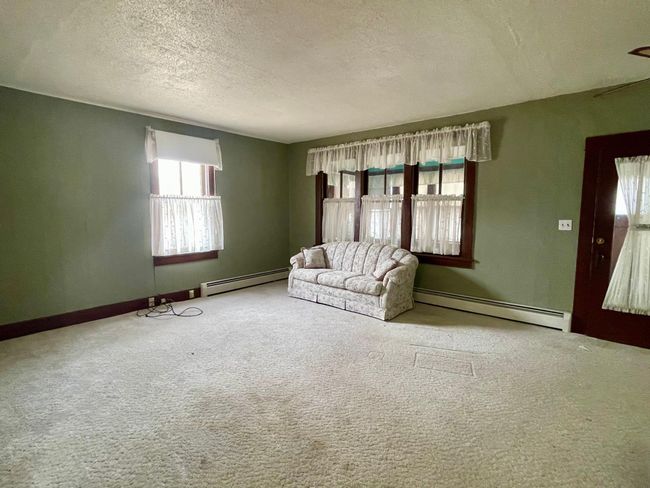 Spacious Living room | Image 5