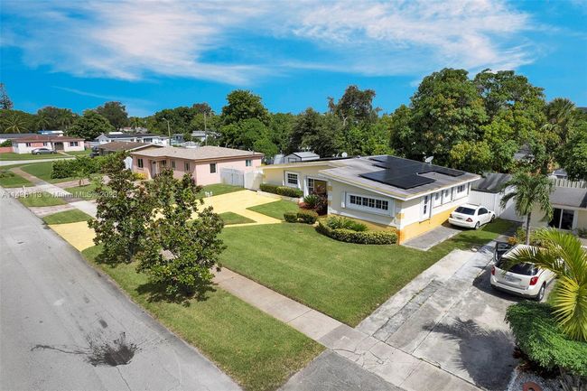 2021 Nw 185 Th Ter, House other with 3 bedrooms, 2 bathrooms and null parking in Miami Gardens FL | Image 39