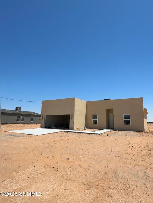 1352 Thar Desert Dr, Chaparral, NM, 88081-7151 | Card Image