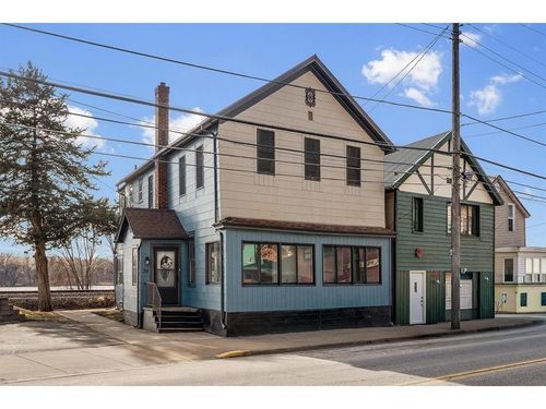39 N Shore Dr, Fountain City, WI, 54629-8708 | Card Image