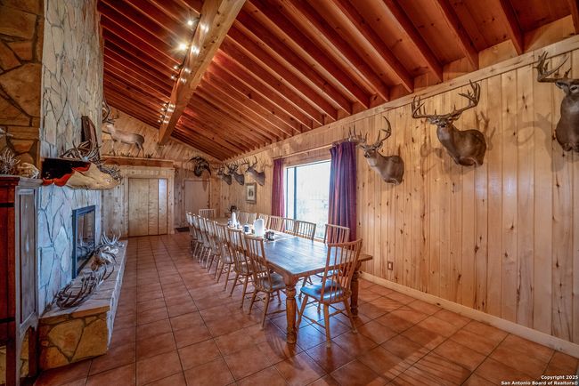 9239 Fm 133, Home with 7 bedrooms, 7 bathrooms and null parking in Cotulla TX | Image 26