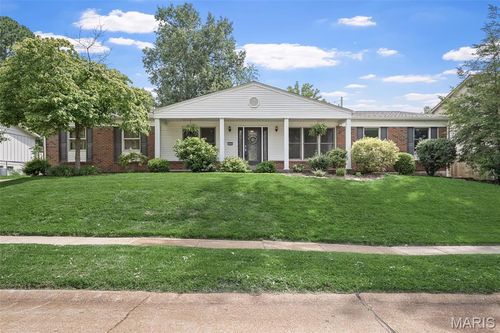 4765 Stanhope Drive, St Louis, MO, 63128 | Card Image
