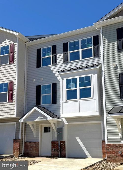 135 Olga Dr, MARTINSBURG, WV, 25403-1838 | Card Image